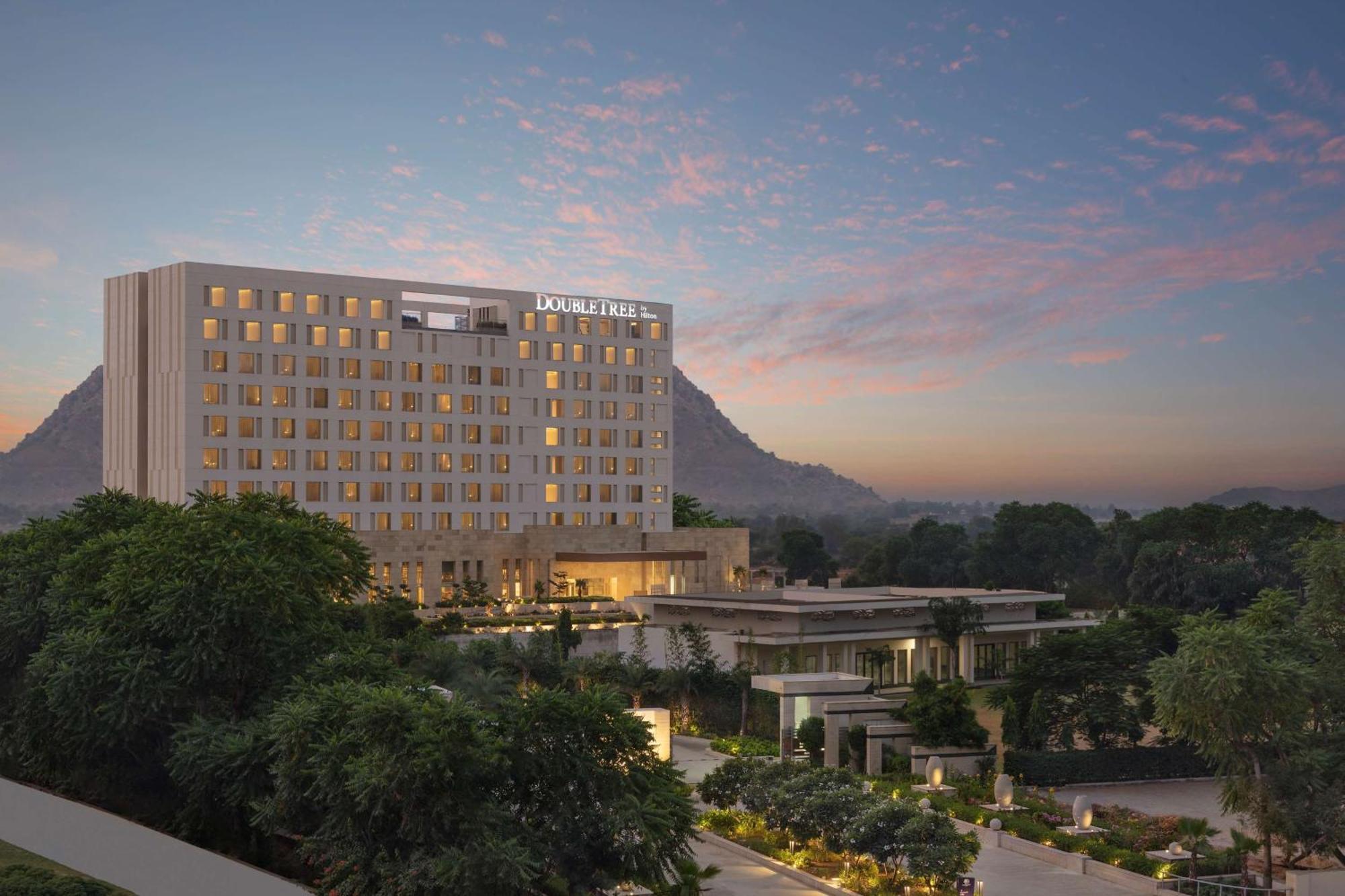 Doubletree By Hilton Jaipur Amer Exterior foto